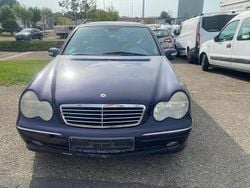 Violett Gebraucht 2002 Mercedes C270 Avantgarde Limousine | 2.390 € (Guter Preis)
