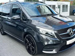 Grau Gebraucht 2022 Mercedes V300 AMG line Van / Kleinbus | 54.999 € (Fairer Preis)