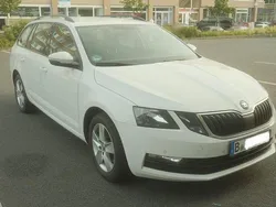 Weiß Gebraucht 2020 Skoda Octavia Ambition Kombi | 13.500 € (Guter Preis)