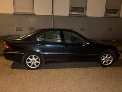 Schwarz Gebraucht 2001 Mercedes C240 Limousine | 4.700 € (Etwas zu teuer)