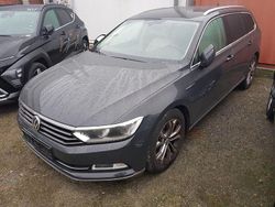 Grau Gebraucht 2016 VW Passat Highline Limousine | 9.990 €