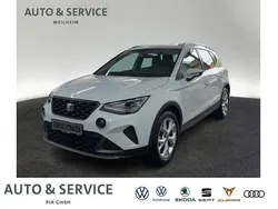 Weiß Gebraucht 2024 Seat Arona FR-Line SUV | 20.490 € (Fairer Preis)