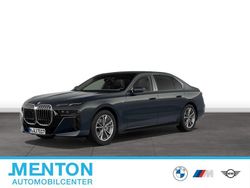 Grau Gebraucht 2025 BMW 740 Limousine | 101.481 €