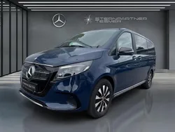 Blau Gebraucht 2024 Mercedes EQV300 Van / Kleinbus | 56.900 €