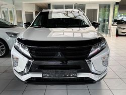 Weiß Gebraucht 2019 Mitsubishi Eclipse Cross Active SUV | 16.500 € (Etwas zu teuer)