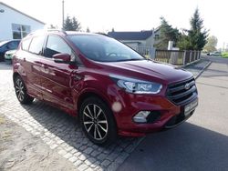Rot Gebraucht 2019 Ford Kuga ST-Line SUV | 19.850 € (Fairer Preis)