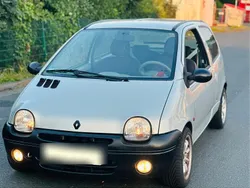 Silber Gebraucht 2002 Renault Twingo Kleinwagen | 2.250 €