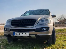 Grau Gebraucht 2007 Mercedes ML320 SUV | 9.800 € (Fairer Preis)