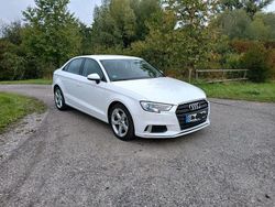 Weiß Gebraucht 2018 Audi A3 Limousine | 15.990 €