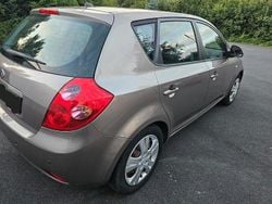Braun Gebraucht 2007 Kia Ceed Kombi | 3.300 € (Etwas zu teuer)