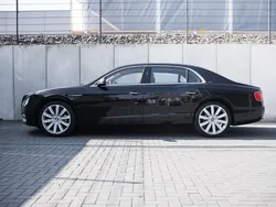 Schwarz Gebraucht 2015 Bentley Flying Spur Limousine | 59.900 €