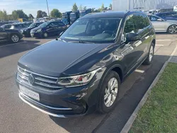 Grau Gebraucht 2021 VW Tiguan Elegance SUV | 27.900 € (Guter Preis)