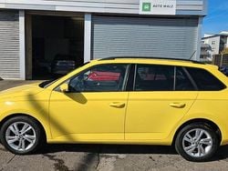 Gelb Gebraucht 2022 Skoda Fabia Ambition Kombi | 13.950 € (Guter Preis)