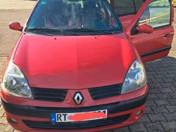Rot Gebraucht 2004 Renault Clio II Dynamique Limousine | 1.600 € (Fairer Preis)