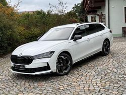 Weiß Gebraucht 2025 Skoda Superb SportLine Kombi | 48.680 €