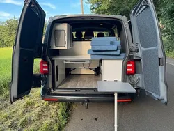 Grau Gebraucht 2017 VW T6 Van | 28.800 €