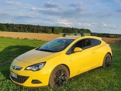 Gelb Gebraucht 2013 Opel Astra GTC Limousine | 3.700 € (Fairer Preis)