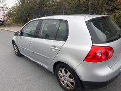Silber Gebraucht 2004 VW Golf V Sport Kleinwagen | 1.990 € (Fairer Preis)