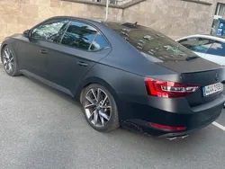 Schwarz Gebraucht 2017 Skoda Superb Limousine | 21.000 €
