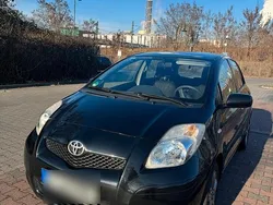 Schwarz Gebraucht 2009 Toyota Yaris Limousine | 3.900 € (Fairer Preis)