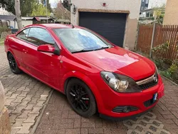 Rot Gebraucht 2006 Opel Astra Cabriolet Cabrio | 3.499 € (Fairer Preis)