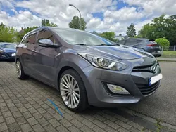 Grau Gebraucht 2015 Hyundai i30 Edition Kombi | 7.900 € (Fairer Preis)