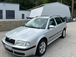 Grau Gebraucht 2005 Skoda Octavia Kombi | 1.800 € (Guter Preis)