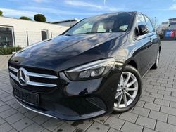Schwarz Gebraucht 2018 Mercedes B200 Van / Kleinbus | 16.890 € (Fairer Preis)