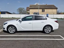 Weiß Gebraucht 2015 Opel Insignia Limousine | 8.500 € (Superpreis)