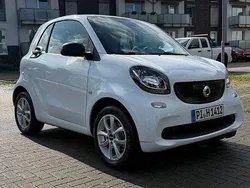 Weiß Gebraucht 2018 Smart ForTwo Coupé Coupé | 9.390 € (Guter Preis)