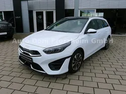 Weiß Gebraucht 2024 Kia Ceed Sportswagon Spirit Kombi | 26.580 € (Fairer Preis)