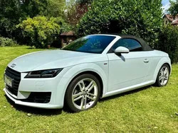 Weiß Gebraucht 2016 Audi TT Roadster Ambiente Cabrio | 29.500 € (Etwas zu teuer)