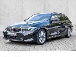 Sapphireschwarz metallic Gebraucht 2025 BMW 330 Comfort Edition Kombi | 51.880 € (Etwas zu teuer)