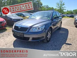 Grau Gebraucht 2012 Skoda Octavia Ambition Kombi | 2.685 € (Superpreis)