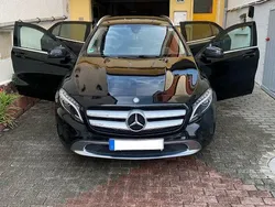 Schwarz Gebraucht 2016 Mercedes GLA250 Urban SUV | 18.500 € (Fairer Preis)