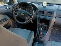 Grau Gebraucht 2002 Skoda Octavia Kombi | 970 € (Etwas zu teuer)
