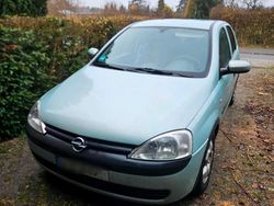 Grün Gebraucht 2001 Opel Corsa Kleinwagen | 1.500 € (Etwas zu teuer)