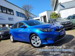 Blue flame metallic Neu 2025 Kia Ceed Limousine | 22.890 € (Superpreis)