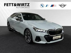 Brooklyn grau metallic Gebraucht 2024 BMW 530e M Sport Limousine | 69.884 €