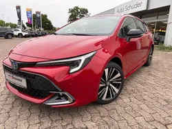 Rot Neu 2025 Toyota Corolla Limousine | 40.200 €