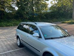 Silber Gebraucht 2004 VW Passat Basis Kombi | 2.990 € (Teuer)