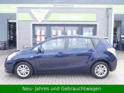 Blau Gebraucht 2011 Toyota Verso Edition Van / Kleinbus | 8.990 € (Fairer Preis)
