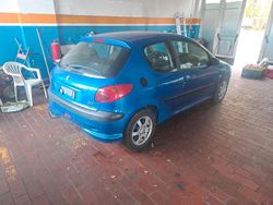 Blau Gebraucht 2005 Peugeot 206 Kleinwagen | 700 € (Guter Preis)