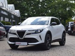 Weiß Gebraucht 2024 Alfa Romeo Junior Edizione Speciale SUV | 29.900 € (Fairer Preis)