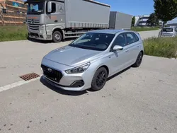 Silber Gebraucht 2019 Hyundai i30 Select Limousine | 13.499 € (Fairer Preis)