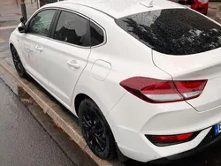 Weiß Gebraucht 2020 Hyundai i30 Limousine | 14.000 € (Fairer Preis)