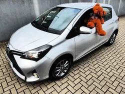 Silber Gebraucht 2016 Toyota Yaris Edition-S Kleinwagen | 11.912 € (Fairer Preis)