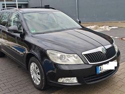 Schwarz Gebraucht 2012 Skoda Octavia Ambition Kombi | 4.950 € (Guter Preis)