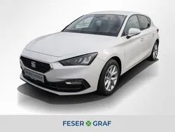 Weiss Gebraucht 2022 Seat Leon Style Limousine | 15.940 € (Fairer Preis)