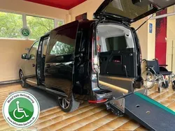 Schwarz Gebraucht 2025 VW Caddy Maxi Style Van / Kleinbus | 49.880 €